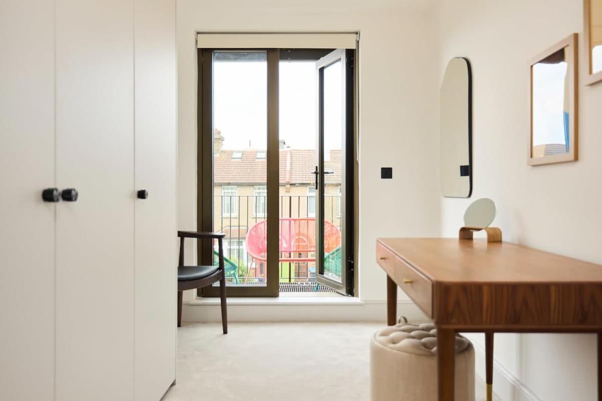 The South Wimbledon Place - Adorable 2bdr Flat With Balcony Apartment